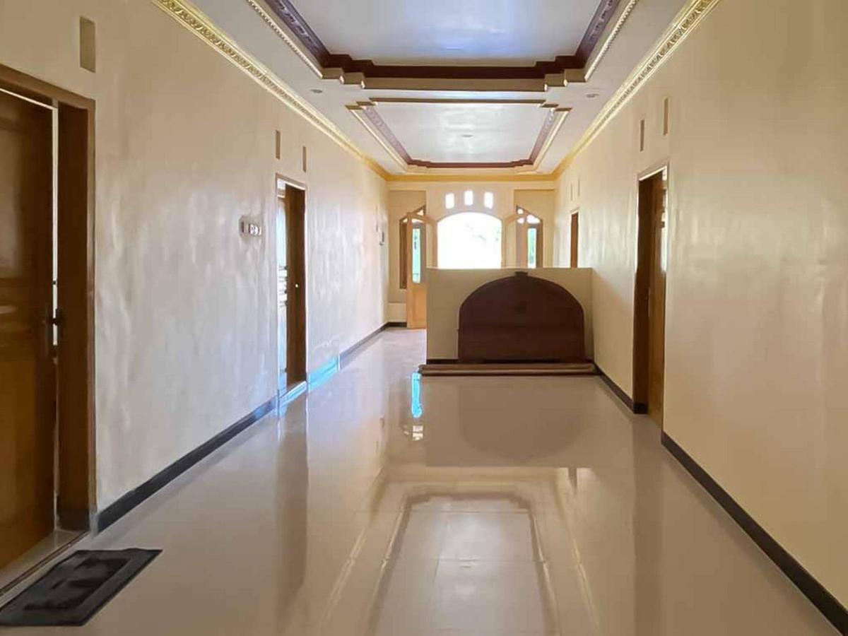 Palace Syariah Homestay Redpartner Banyuwangi  Eksteriør bilde