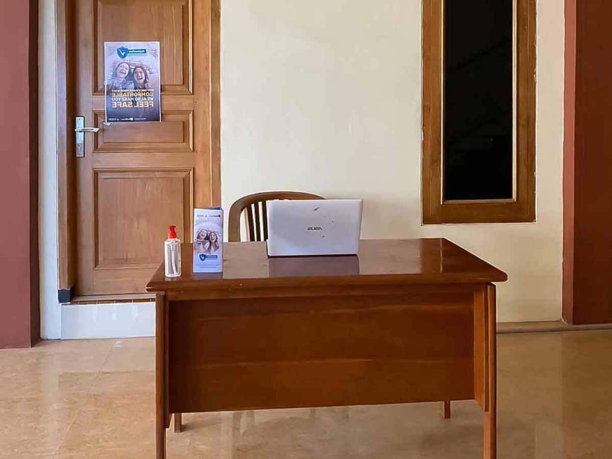 Palace Syariah Homestay Redpartner Banyuwangi  Eksteriør bilde
