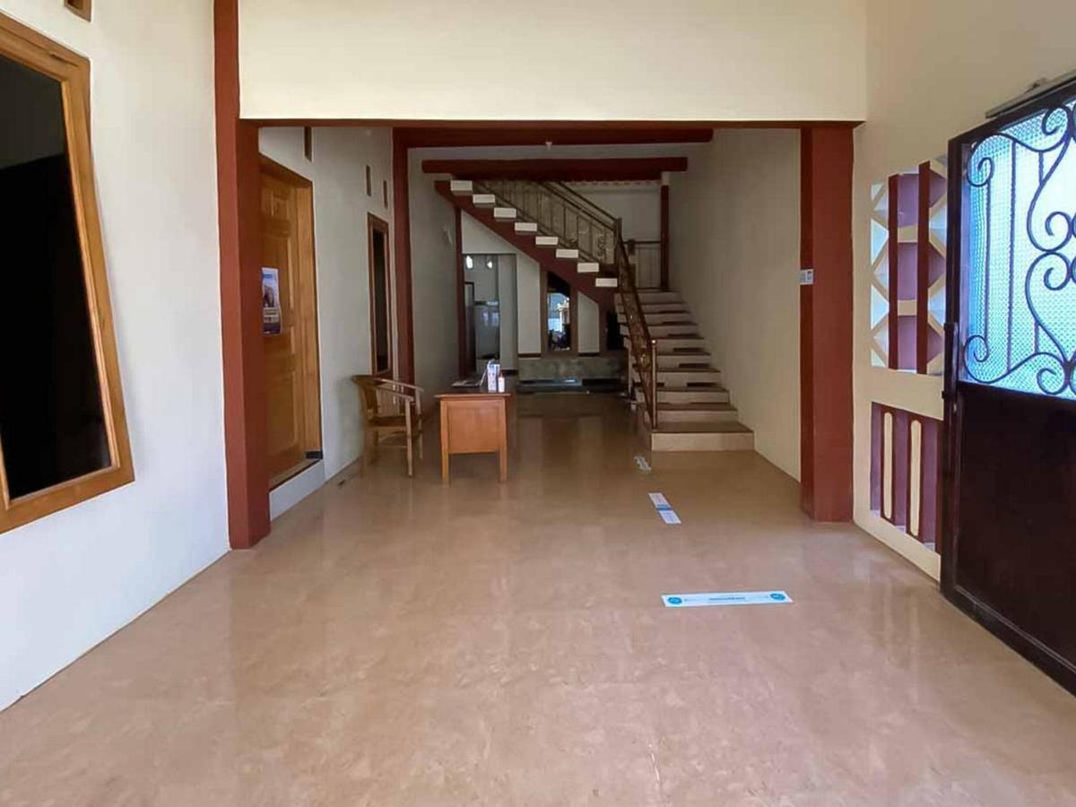 Palace Syariah Homestay Redpartner Banyuwangi  Eksteriør bilde