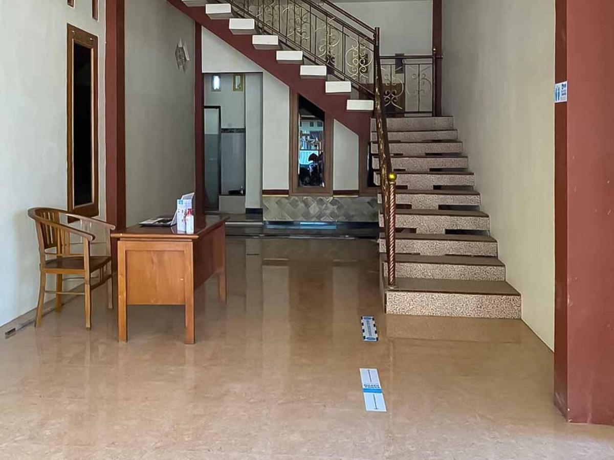 Palace Syariah Homestay Redpartner Banyuwangi  Eksteriør bilde