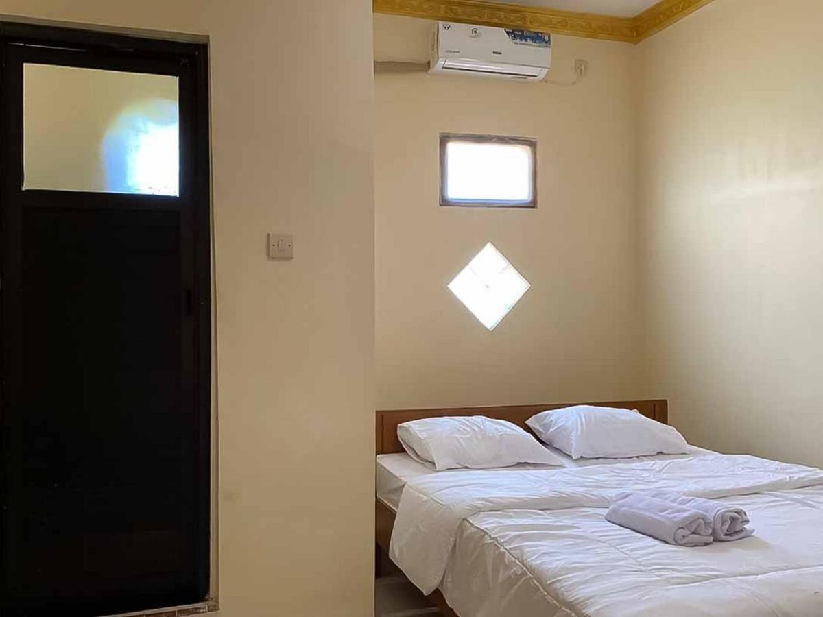 Palace Syariah Homestay Redpartner Banyuwangi  Eksteriør bilde